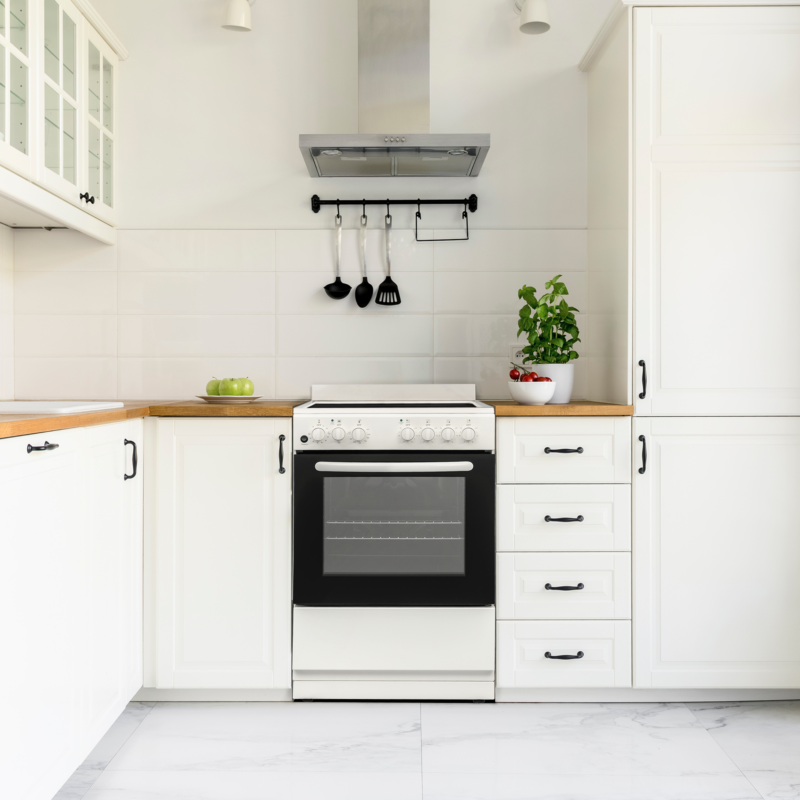 24" Electric Range - Lifestyle